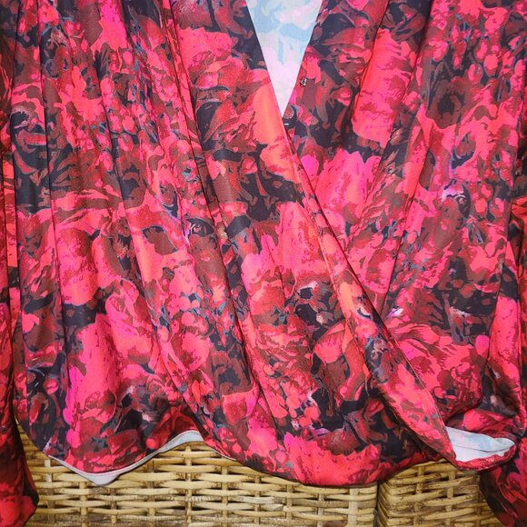 Halogen Red Blouse Floral Print Blouse Sz 1 or XL Long Sleeve Cross Over Front - Picture 2 of 6